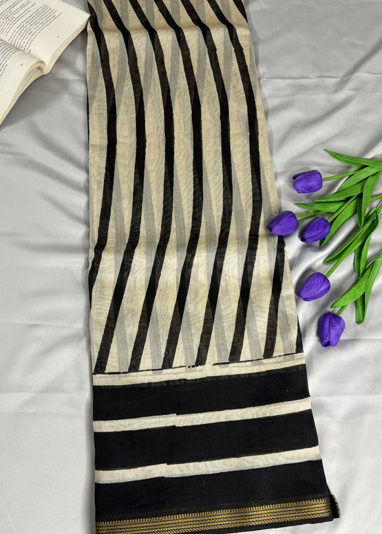 White Cadence Maheswari Silk Saree