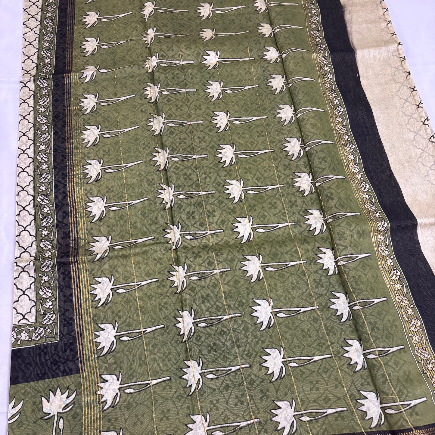 Ivory Verde Maheswari Silk Saree