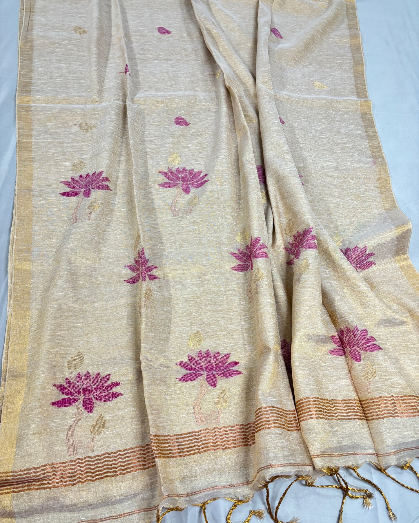 Ivory Aura Woven Tissue Linen Saree