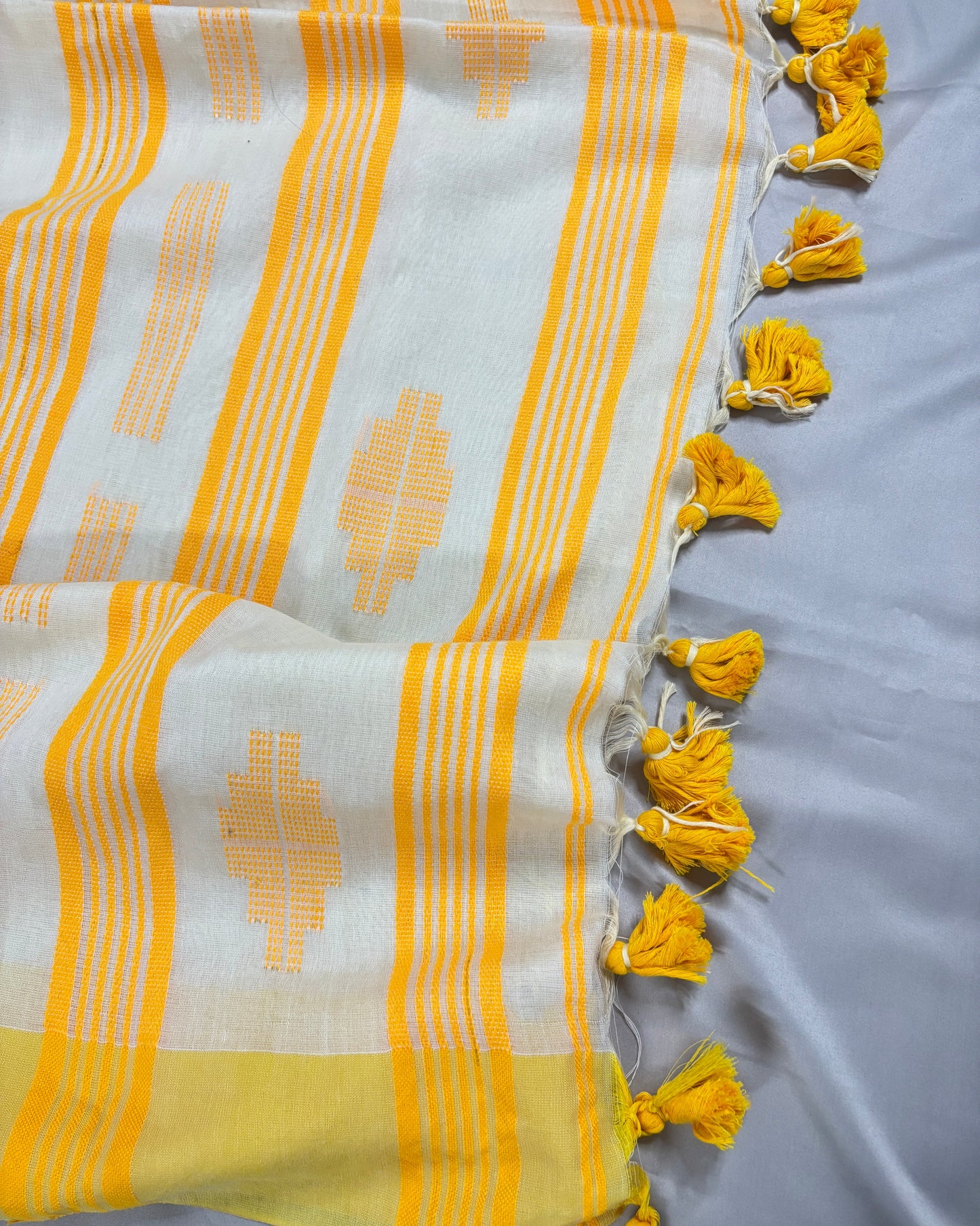 White Élan Woven Cotton Saree