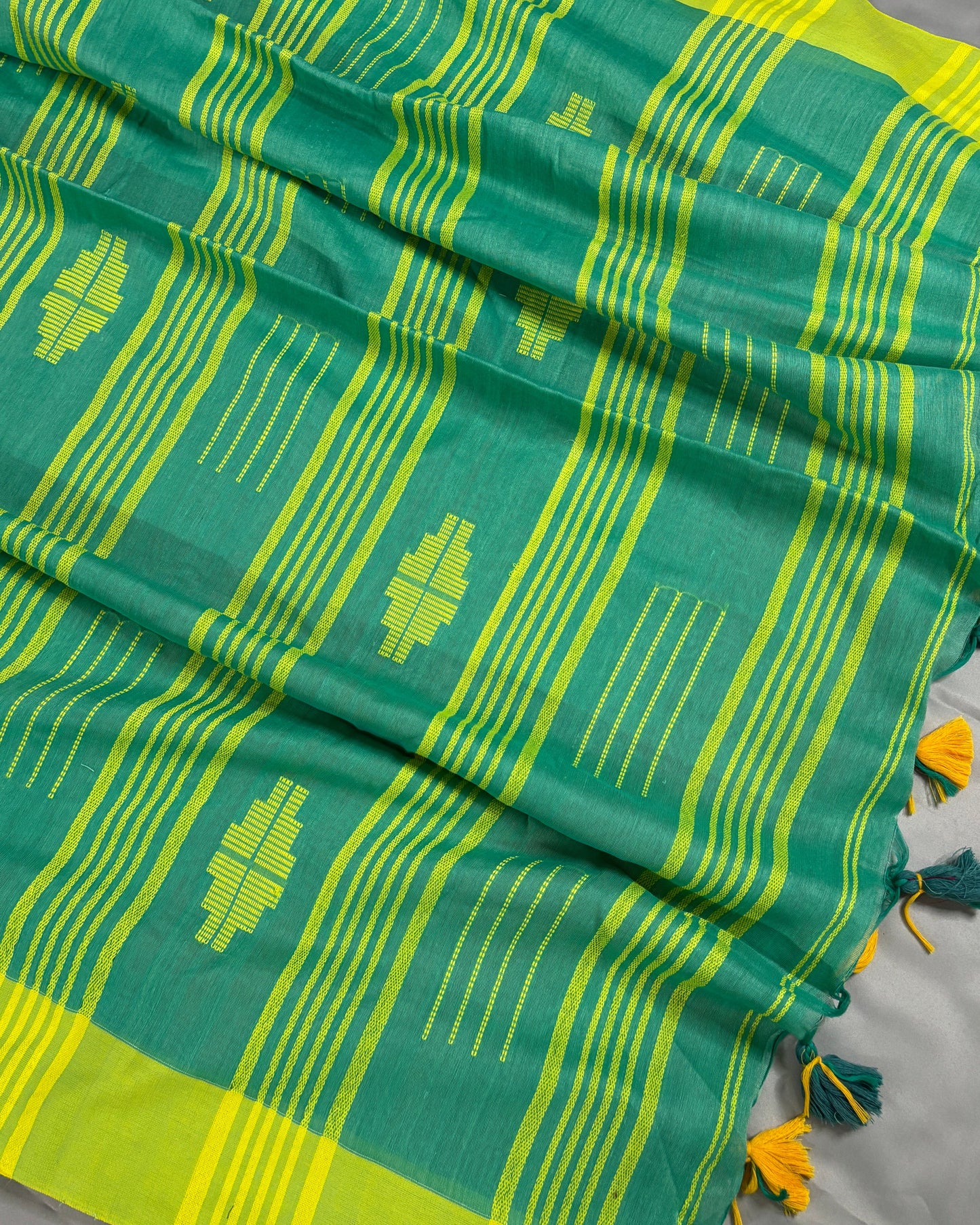 Verde Aura Woven Cotton Saree