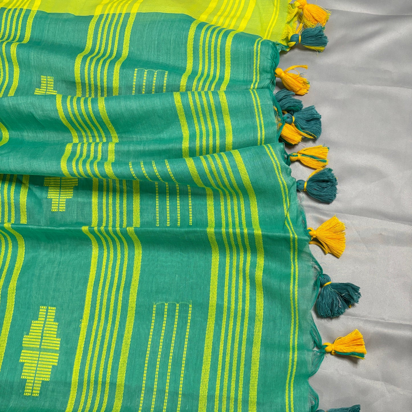 Verde Aura Woven Cotton Saree
