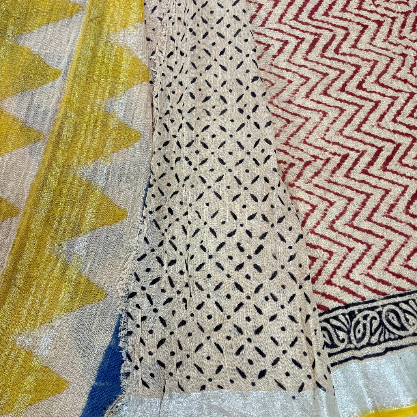 Amber Élan Linen Saree